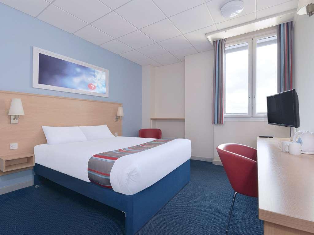 Travelodge Birmingham Oldbury Oldbury  Room photo