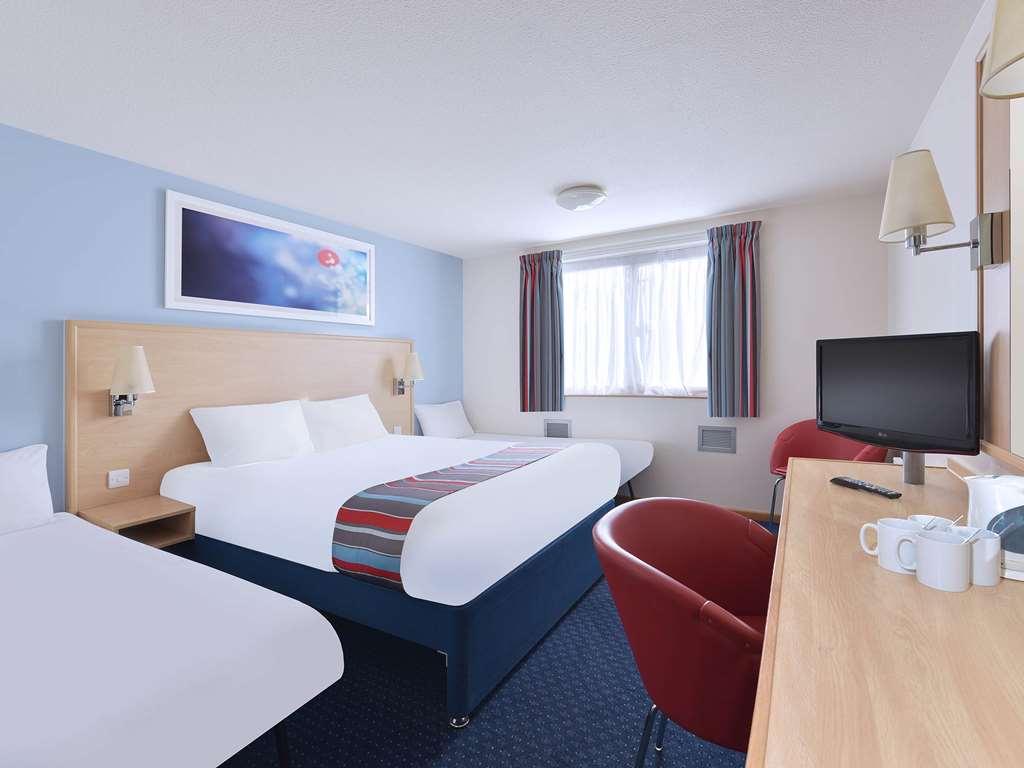Travelodge Birmingham Oldbury Oldbury  Amenities photo